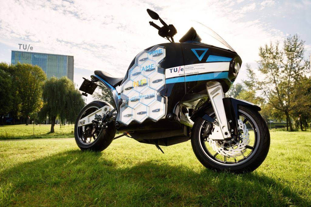 storm-pulse-electric-concept-bike-promises-236-mile-range-photo-gallery_1