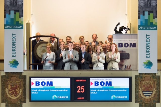 Amsterdam 25-08-16Monique Dragstra, directeur van BOM Capital opent de beurs