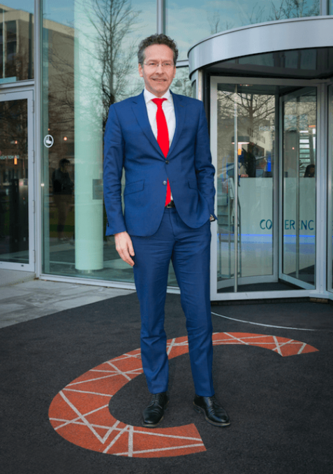 Jeroen Dijsselbloem voor het Conference Center van High tech Campus Eindhoven - Foto (c) Ruud Balk