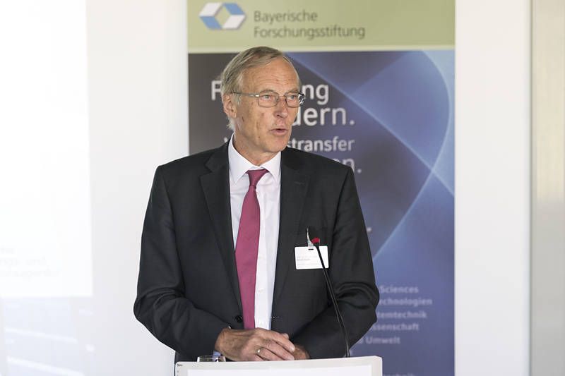 2018070301 - Prof. Arndt Bode, Präsident der Bayerischen Forschungsstiftung, bei der Übergabe der Förderbescheide. Bild U. Benz - TUM 2018070301 - Prof. Arndt Bode, Präsident der Bayerischen Forschungsstiftung, bei der Übergabe der Förderbescheide. Bild U. Benz - TUM
