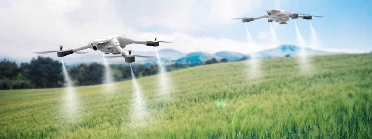 farmers-farm-tech-drones-robots-tractor_fullwidth farmers-farm-tech-drones-robots-tractor_fullwidth