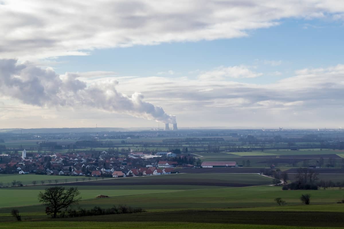 nuclear-power-plant-73349_1920