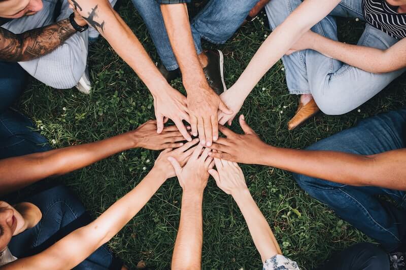 Kommentar-Deutschland-Hand-reichen Kommentar-Deutschland-Hand-reichen
