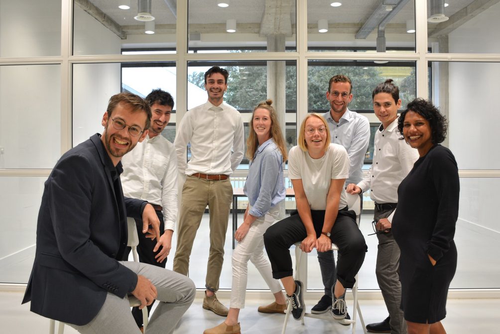 Het team van Field Factors, plus een onderzoeker en twee afstudeerders