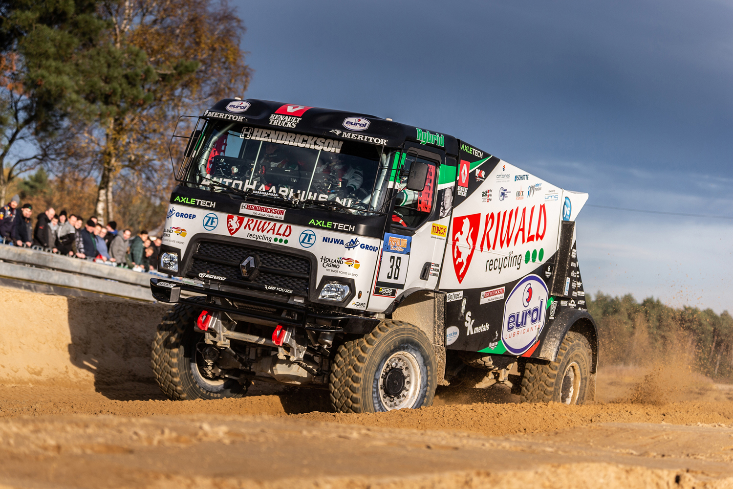 Der Renault C640 von MKR Technology und Riwald Dakar ist der erste Hybrid-Truck in der Geschichte der Rallye Dakar Der Renault C640 von MKR Technology und Riwald Dakar ist der erste Hybrid-Truck in der Geschichte der Rallye Dakar