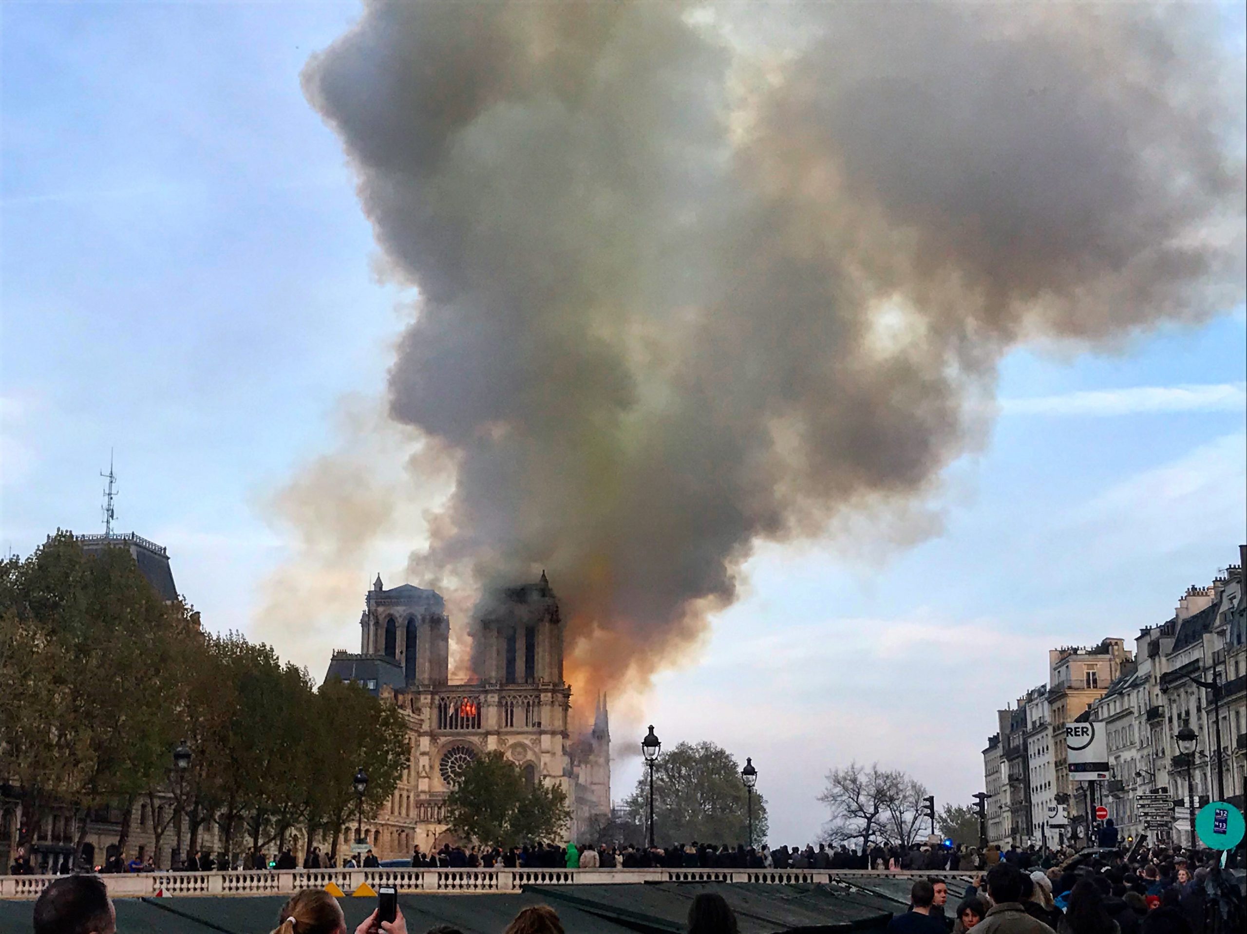Notre-Dame_incendi_15_abril_2019