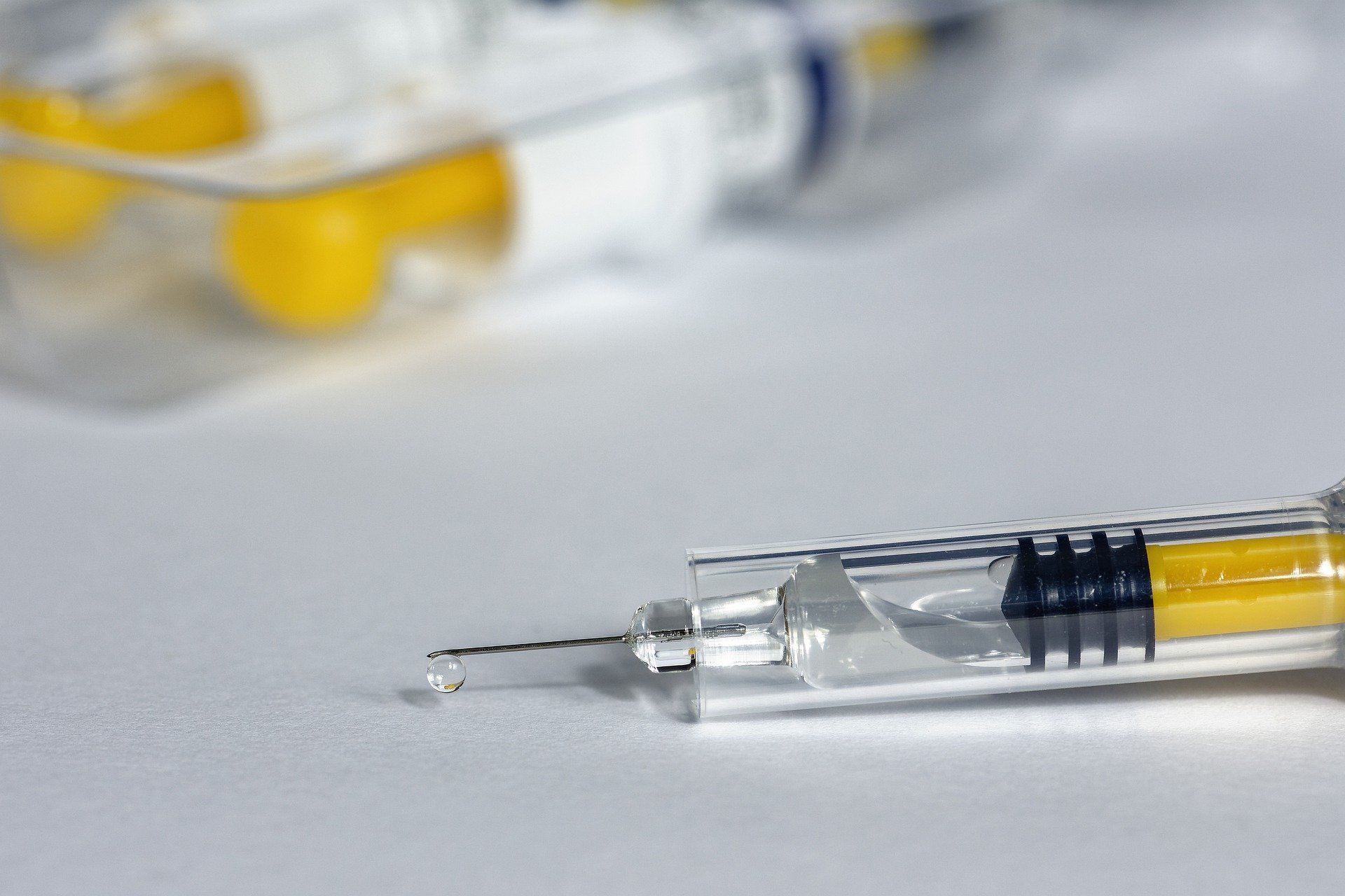 syringe-4544448_1920 syringe-4544448_1920