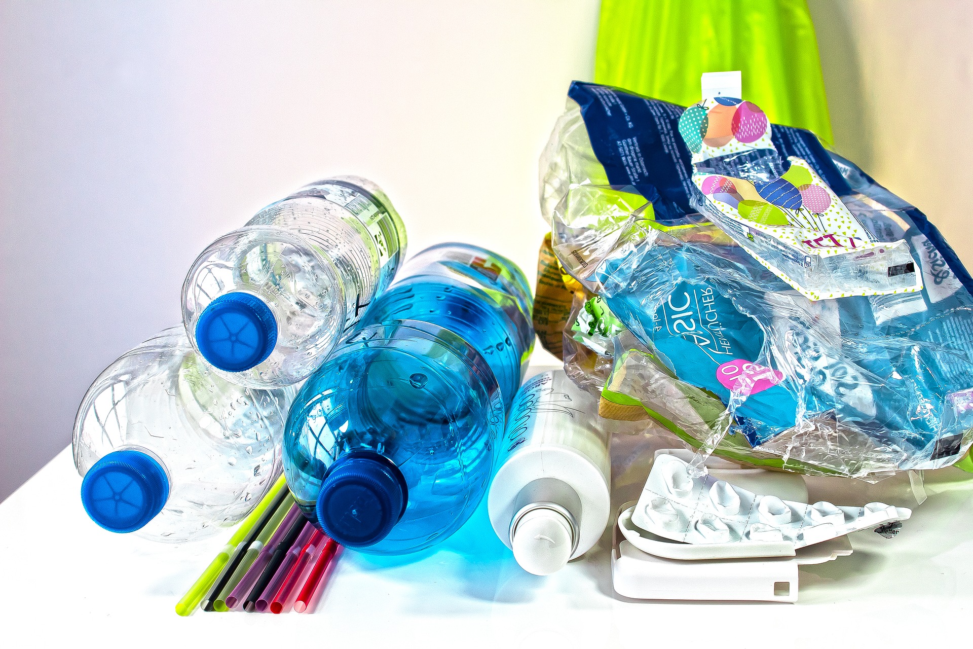 plastic-waste-g5f510239e_1920 bottles