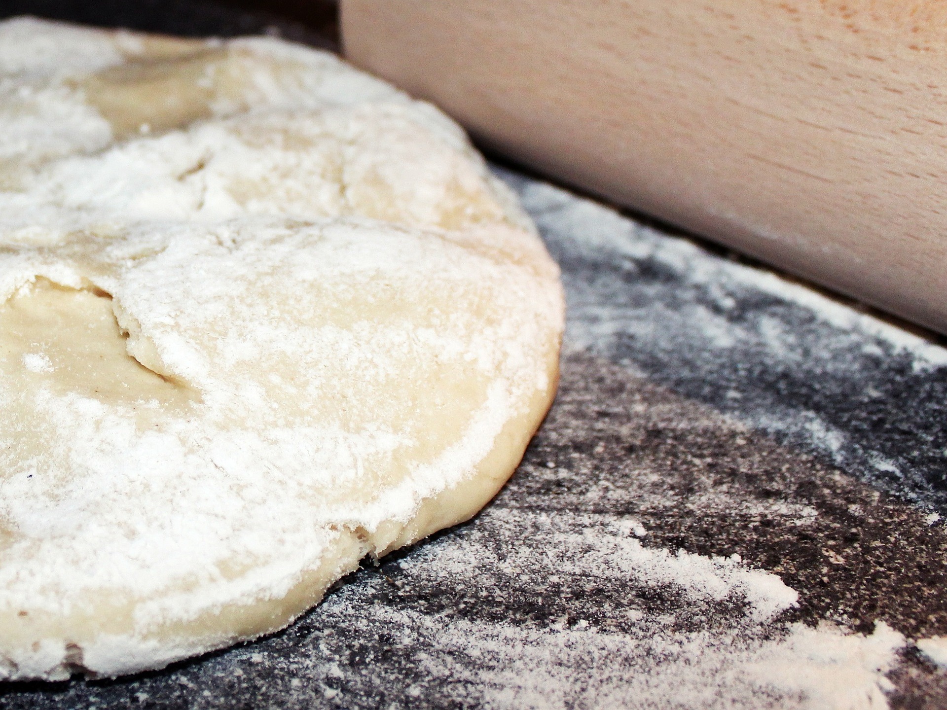 dough-gc2599b05e_1920 dough