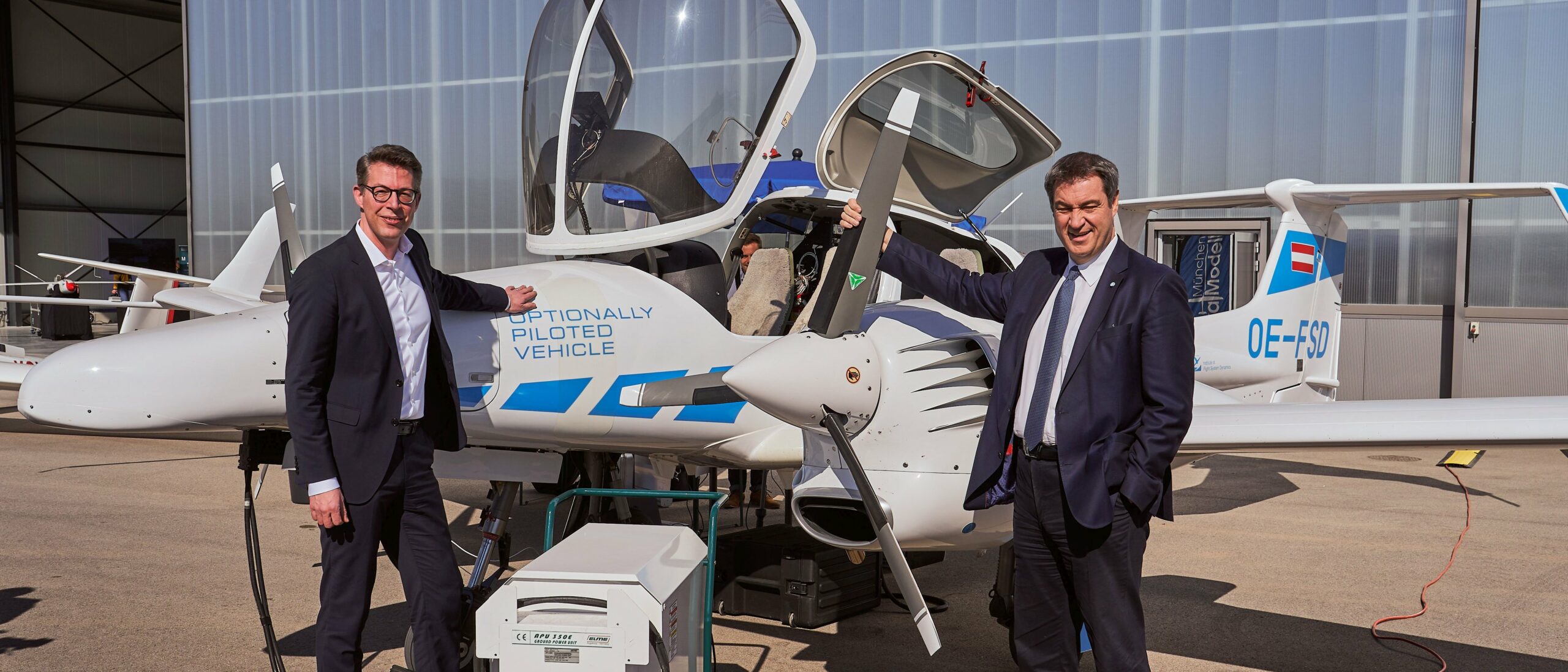 csm_2022_03_24_TUM_Airtech_Campus_FV_0583_8008fb4bb6 De Beierse minister-president Markus Söder (rechts) en onderwijsminister Markus Blume op de nieuwe campus voor luchtvaarttechnologie in Oberpfaffenhofen.