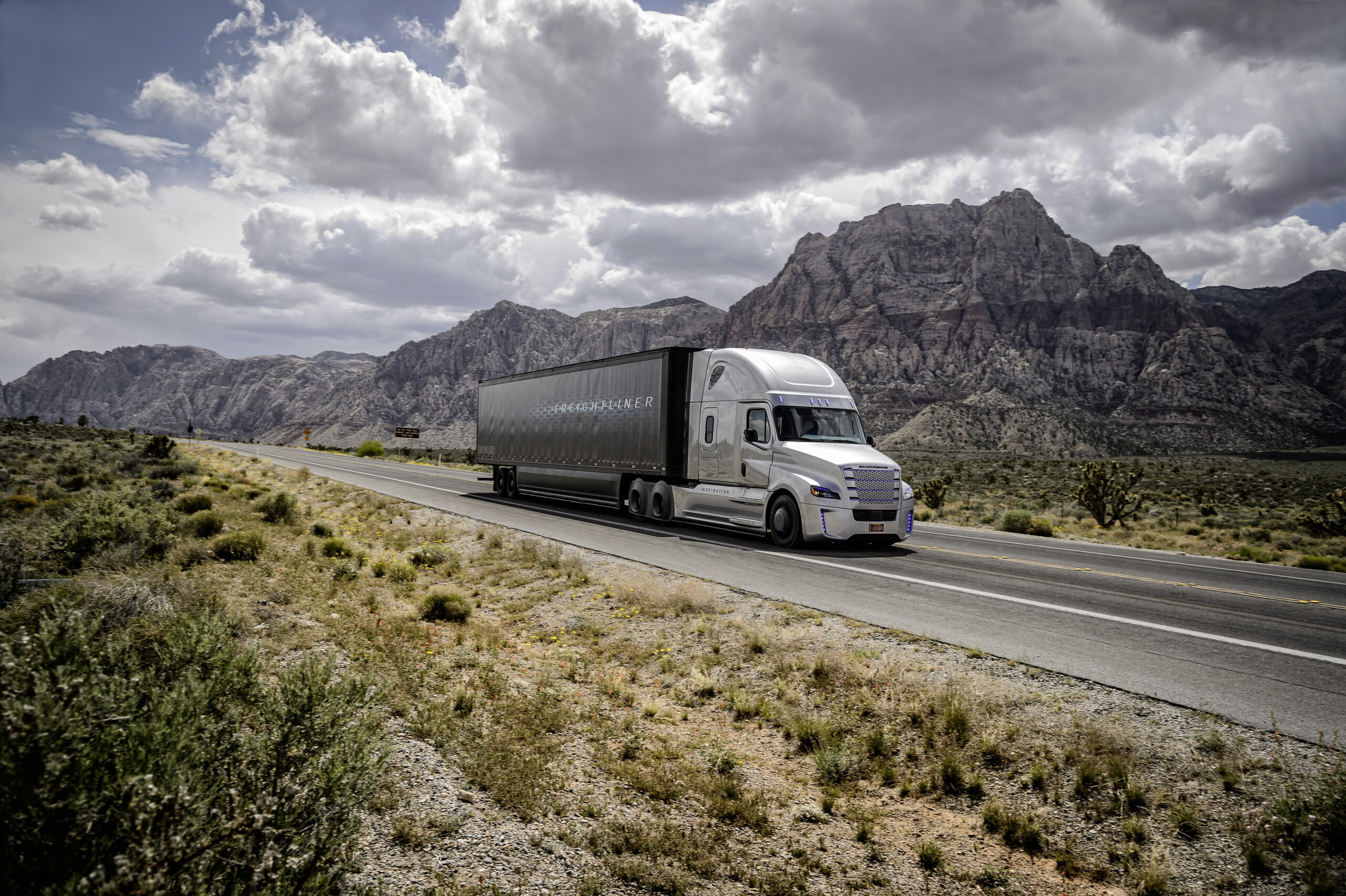 Freightliner Inspiration Truck mit Highway Pilot- Freightliner Inspiration Truck mit Highway Pilot-
