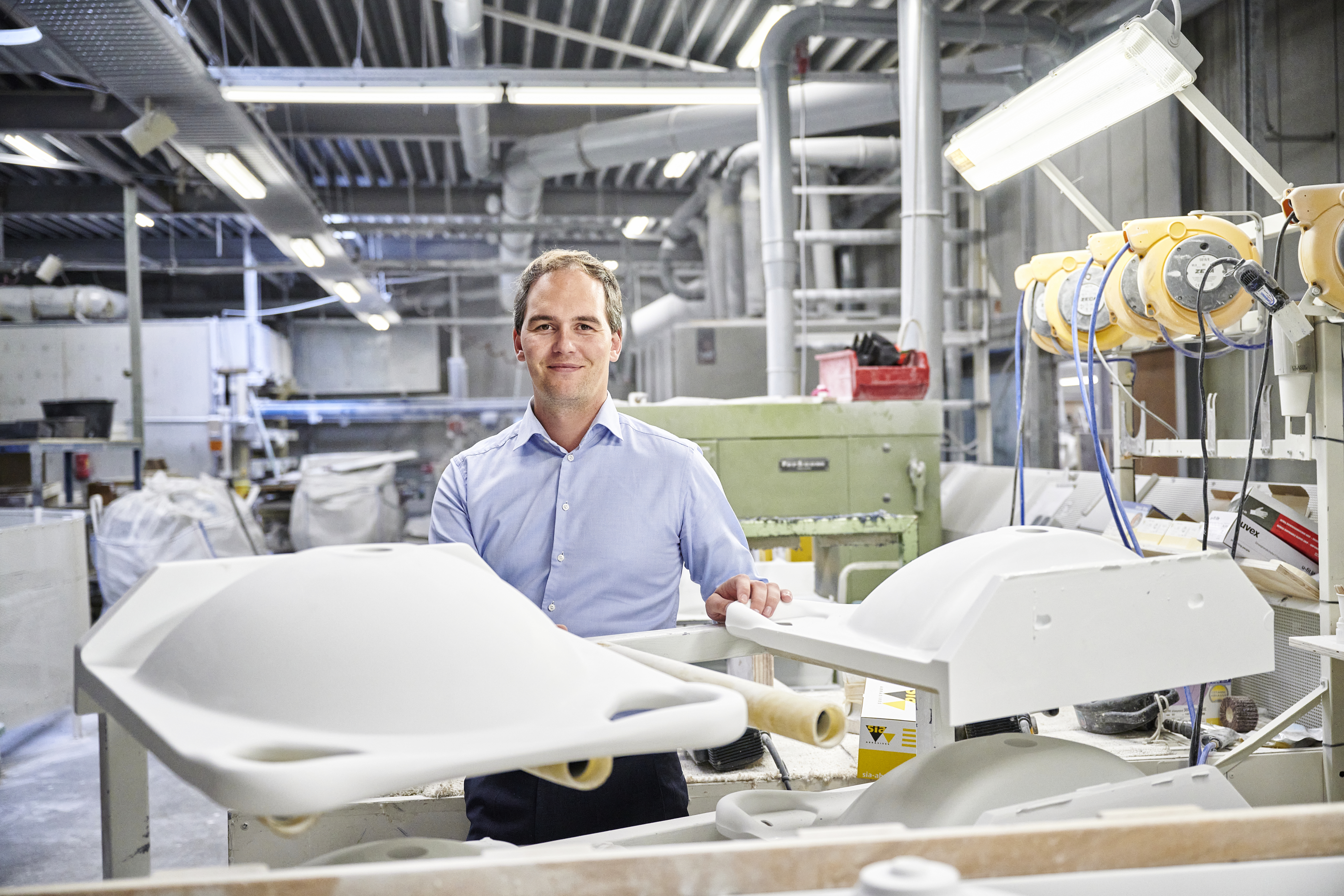 Rik Heerema en de eerste versie van de cobot Rik Heerema en de eerste versie van de cobot