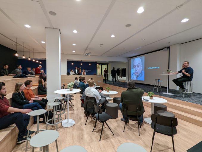 Klaas Dijkhoff and Tom de Bruyne in the AI Innovation Center