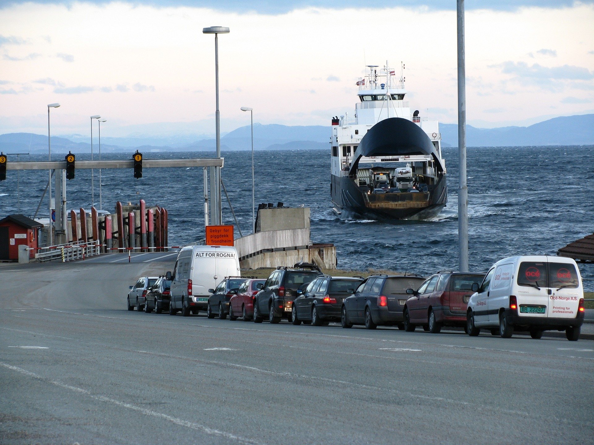 ferry-770131_1920 (1) ferry-770131_1920 (1)