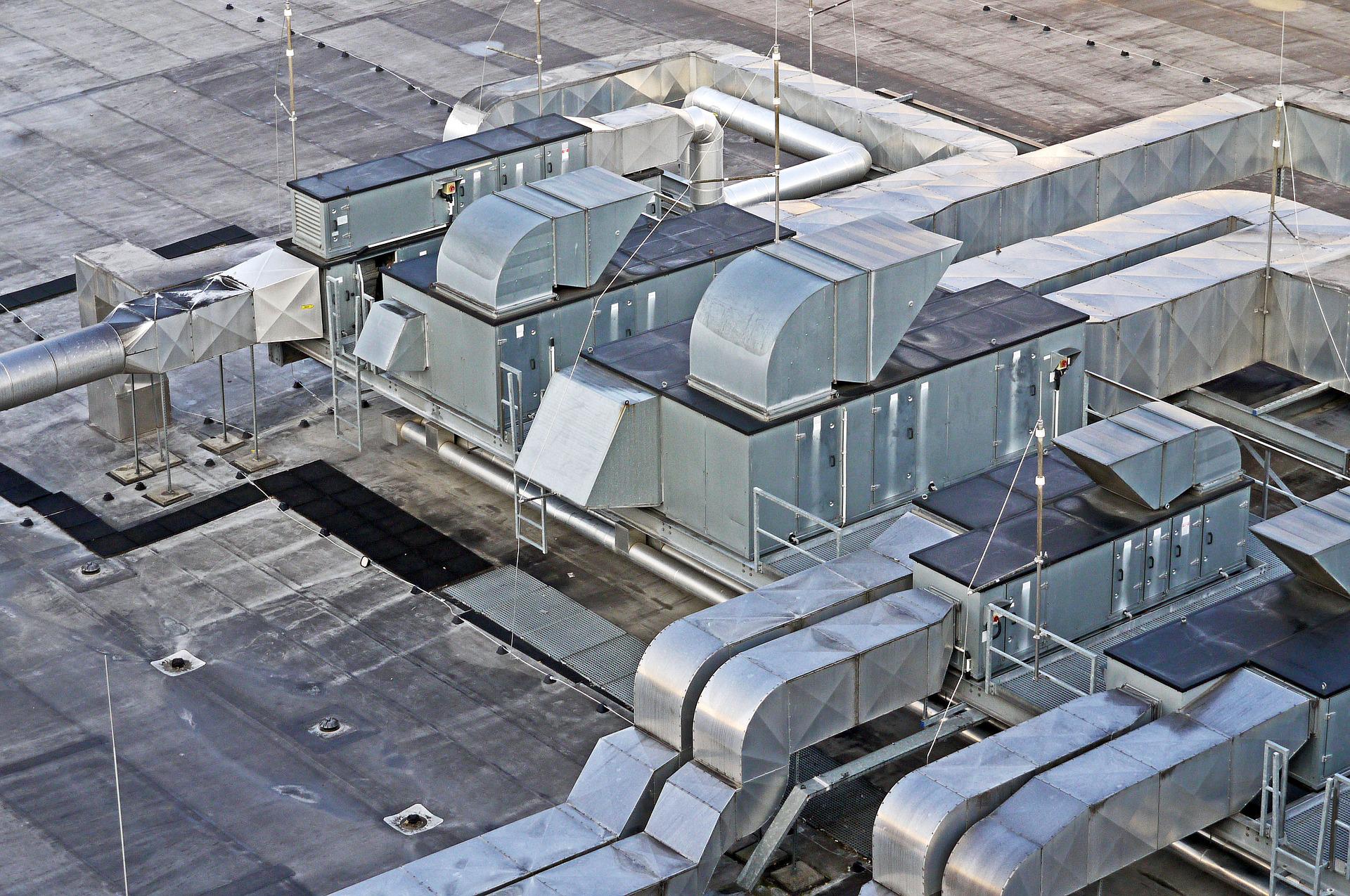 hall-roof-2560454_1920 vent