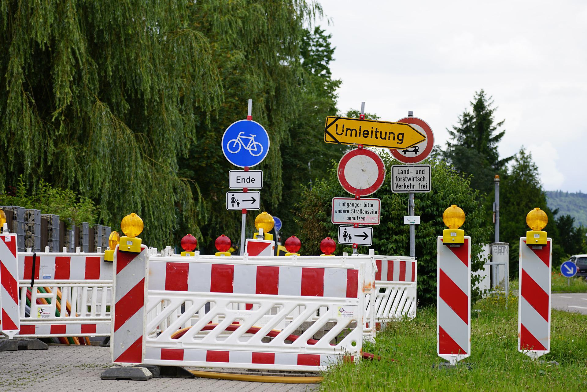 roadwork-6480150_1920 roadwork
