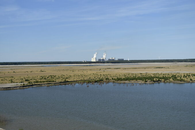 De Cottbuser Ostsee vanaf een uitkijktoren. Foto Maurits Kuypers